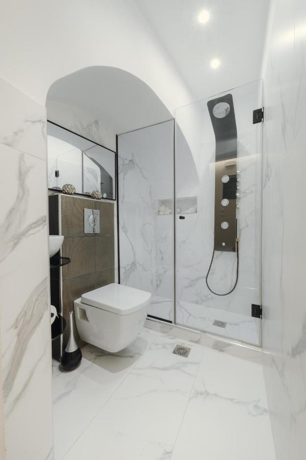 Villa Odysseus Luxury House à Rhodes City Extérieur photo